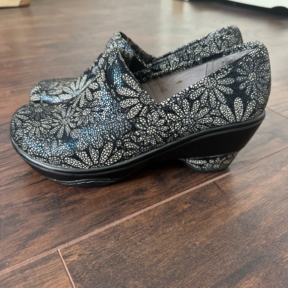 Jambu Miro 7.5 Black and White Floral Wedge Slip On Clogs Comfort Shoe - Picture 4 of 12